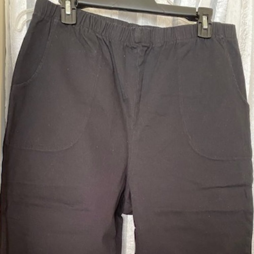 Denim & Co. Black Capri Loop Detail Leg Opening, Large - Picture 2 of 7